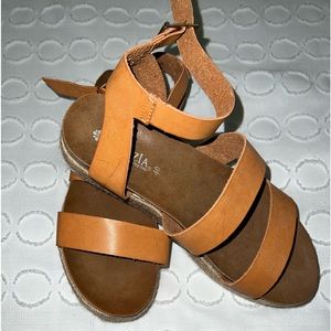 Woman espadrille shoes tan platform